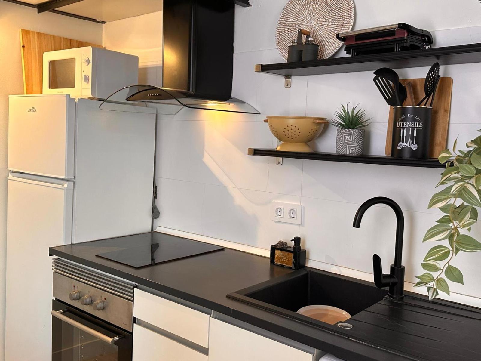 Apartaestudio Muy Proximo Valencia Burjassot Exteriör bild